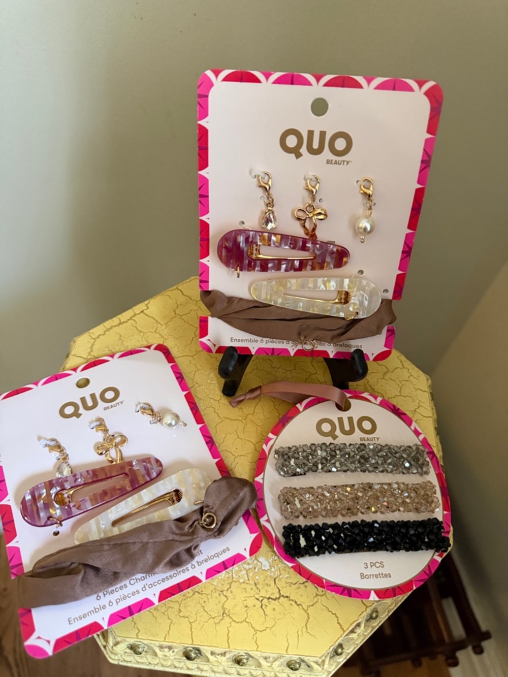 QUO Hair Clip & Charm Set - Pink, Pearl, Gold x3